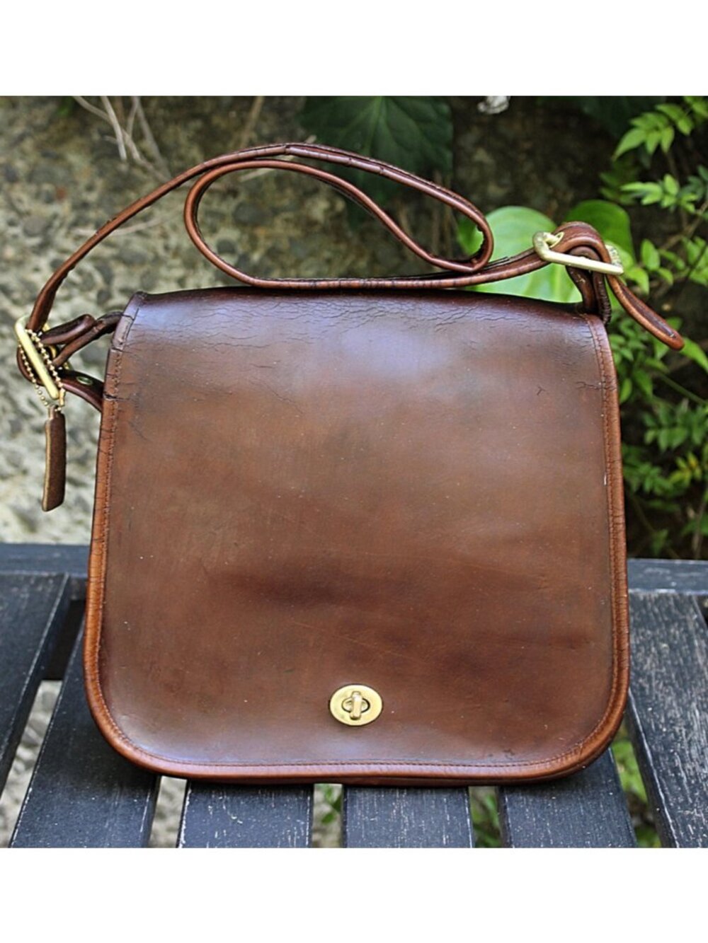 Coach Vintage - NYC Stewardess Bag 9525 in Tabac, Early 70s, Cracking Finish